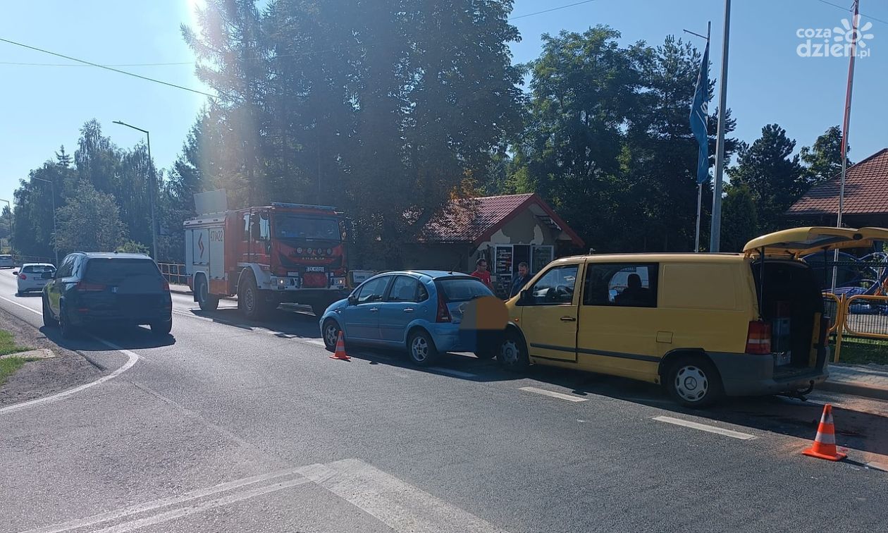 Zderzenie na Krakowskiej w Sandomierzu. Jedna osoba trafiła do szpitala
