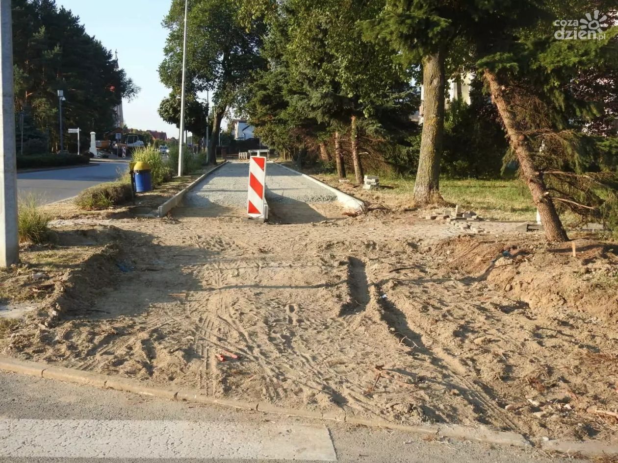 Trwa budowa nowych ścieżek rowerowych w Połańcu (ZDJĘCIA)