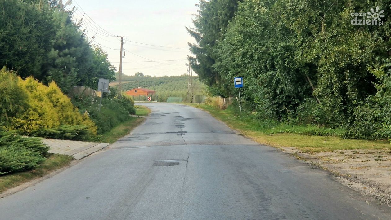Powiat Sandomierski stara się o dofinansowanie przebudowy drogi w Polanowie