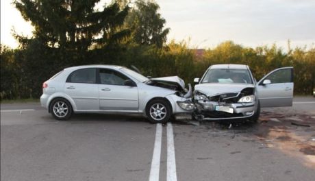 Zderzenie dwóch samochodów w Gorzycach. 63-latka trafiła do szpitala