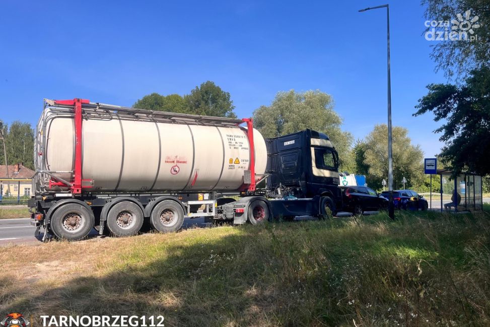 Kolizja na skrzyżowaniu Zakładowej i
Wisłostrady. Utrudnienia w ruchu!