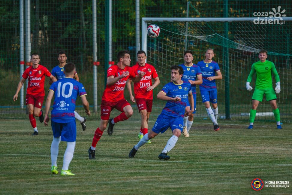 Trudny mecz i porażka Stali Nowa Dęba z Pogonią (ZDJĘCIA)
