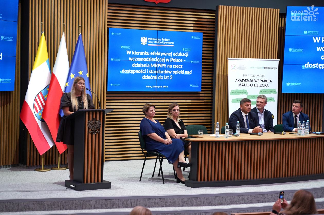 „Świętokrzyska Akademia Wsparcia Małego Dziecka” – konferencja w urzędzie wojewódzkim