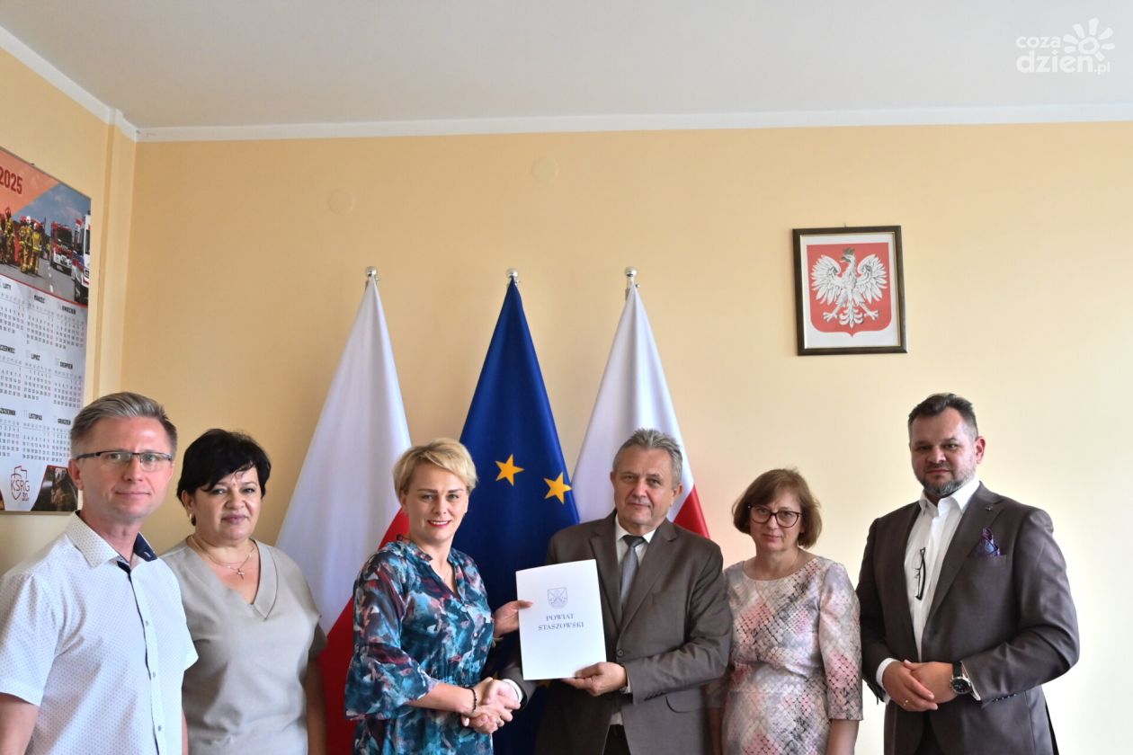 Powiat staszowski inwestuje w transport dla osób niepełnosprawnych