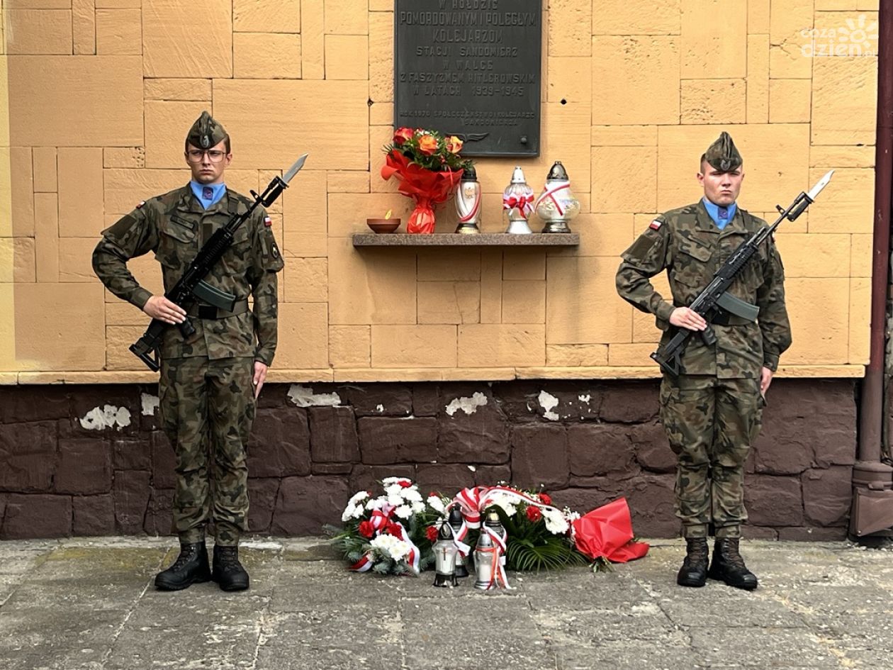 Sandomierz uczcił ofiary hitlerowskiego nalotu sprzed 86 lat (ZDJĘCIA)