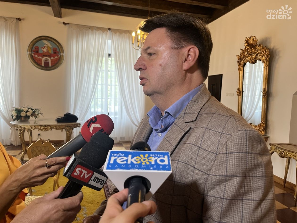 Sandomierz wprowadza formalny odbiór odpadów tekstylnych – zmiany w harmonogramie wywozu