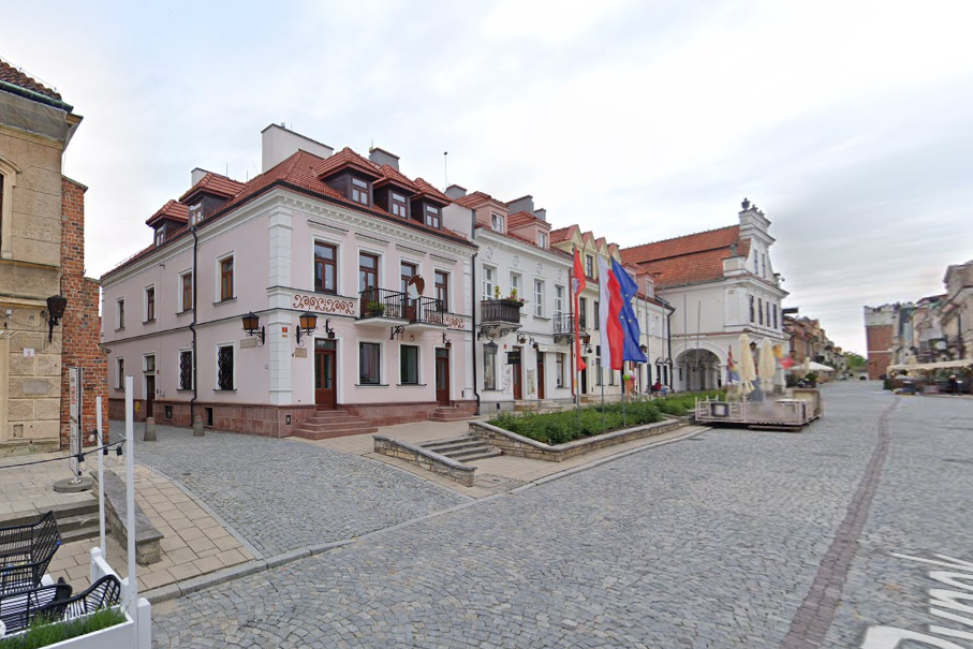 Poczta Polska zostaje w kamienicy przy Rynek 6. Kamienica Oleśnickich tylko dla turystów