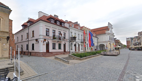Poczta Polska zostaje w kamienicy przy Rynek 6. Kamienica Oleśnickich tylko dla turystów