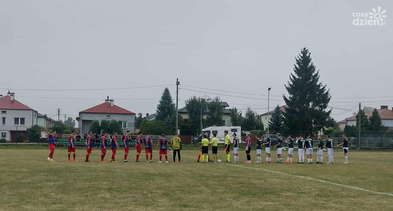GKS Obrazów przegrywa u siebie z Dolomitem Bogoria