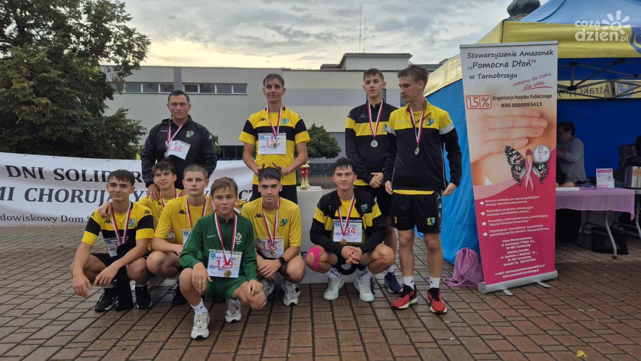 Uczniowie SMS Siarka Tarnobrzeg na podium jubileuszowego Biegu Solidarności w Tarnobrzegu