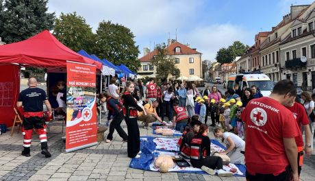 Miasteczko Pierwszej Pomocy na sandomierskim Rynku z okazji Światowego Dnia Pierwszej Pomocy (ZDJĘCIA)