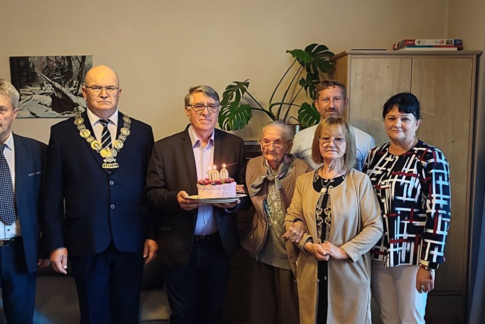 Sto lat minęło – Pani Marianna Kaczmarska świętowała setne urodziny