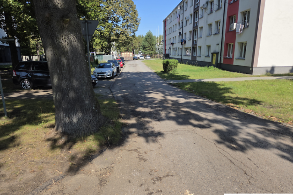 Nowa Dęba: remont drogi i nowe miejsca postojowe przy ul. Kościuszki 108