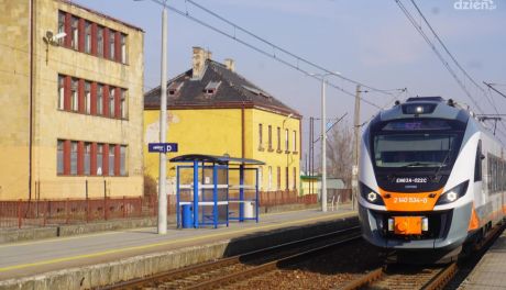Radna apeluje o tablicę informacyjną przy dworcu PKP