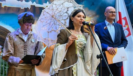 „Prawobrzeżny Sandomierz czyta nocą”. Poezja, muzyka i renesansowe smaki w parku
