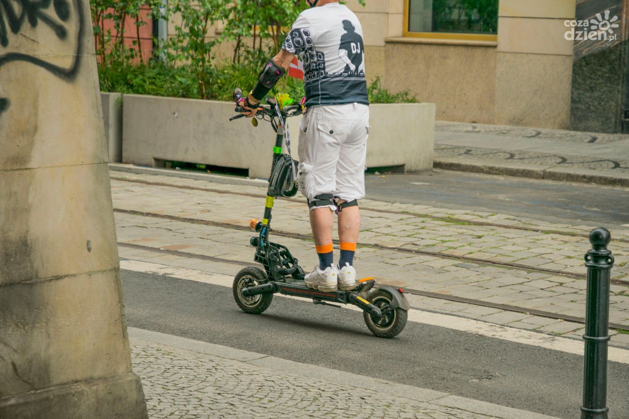 14-latek uciekał przed policją na hulajnodze elektrycznej- teraz stanie przed sądem