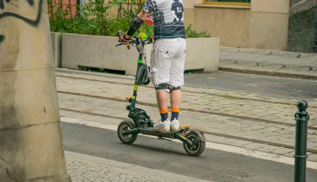 14-latek uciekał przed policją na hulajnodze elektrycznej- teraz stanie przed sądem
