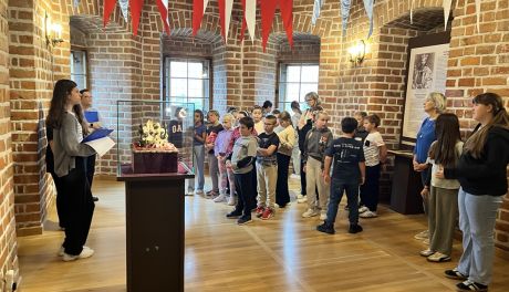 Uczniowie Szkoły Podstawowej nr 2 tworzą warsztaty w Muzeum Zamkowym w Sandomierzu