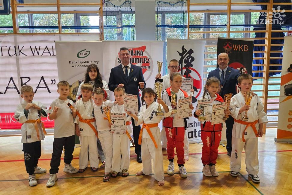 Klub Karate „Trójka” Sandomierz nie do zatrzymania! 9 medali w Wadowicach! (ZDJĘCIA)