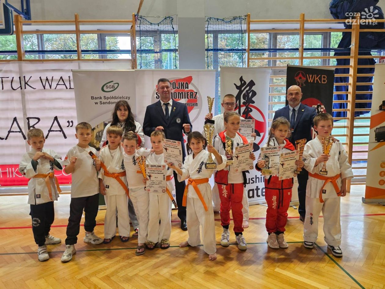 Klub Karate „Trójka” Sandomierz nie do zatrzymania! 9 medali w Wadowicach! (ZDJĘCIA)