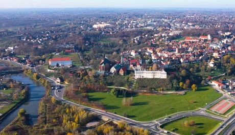 Sandomierz lepiej chroniony przed powodzią – podpisano umowę na opracowanie Studium Wykonalności