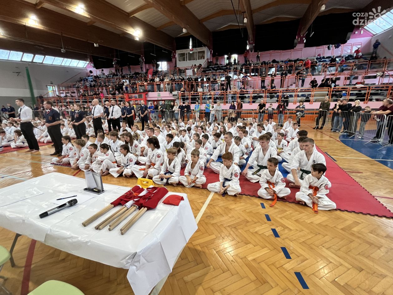 Sportowe emocje w Sandomierzu – Sendomiria Cup 2025 przyciągnęła setki karateków z całej Polski (ZDJĘCIA)