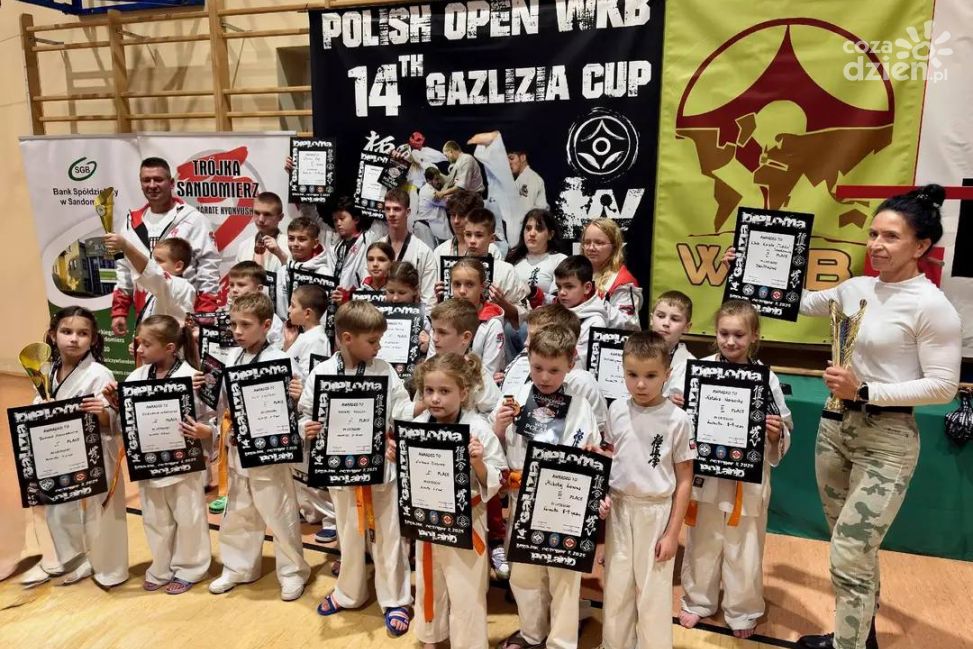 26 medali dla „Trójki”! Sandomierscy karatecy na podium Polish Open WKB Galizia Cup 2025