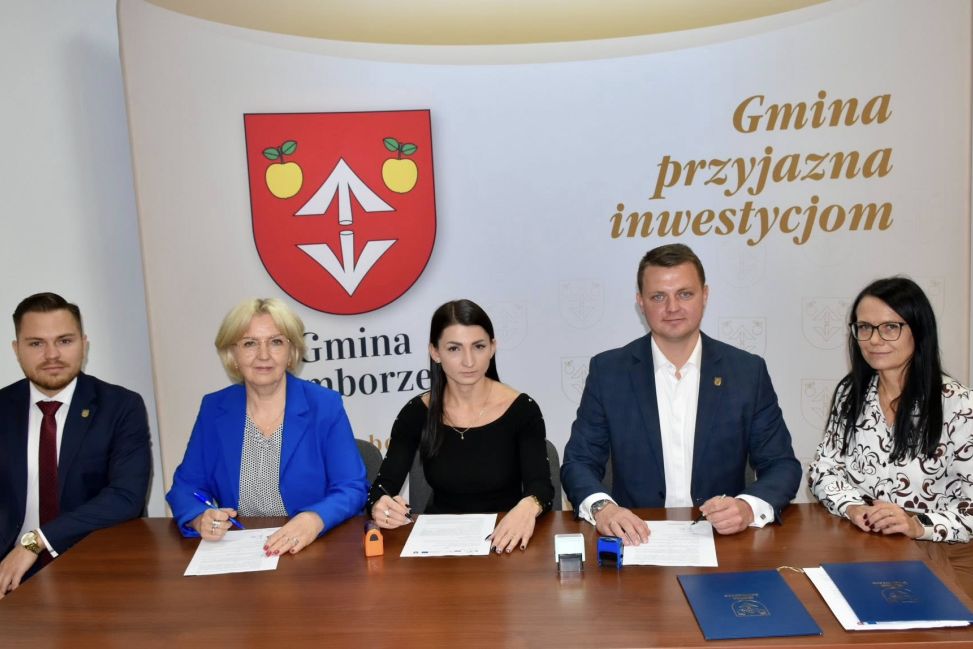 Kolejne umowy podpisane. W Gminie Samborzec powstaną nowe stawy.