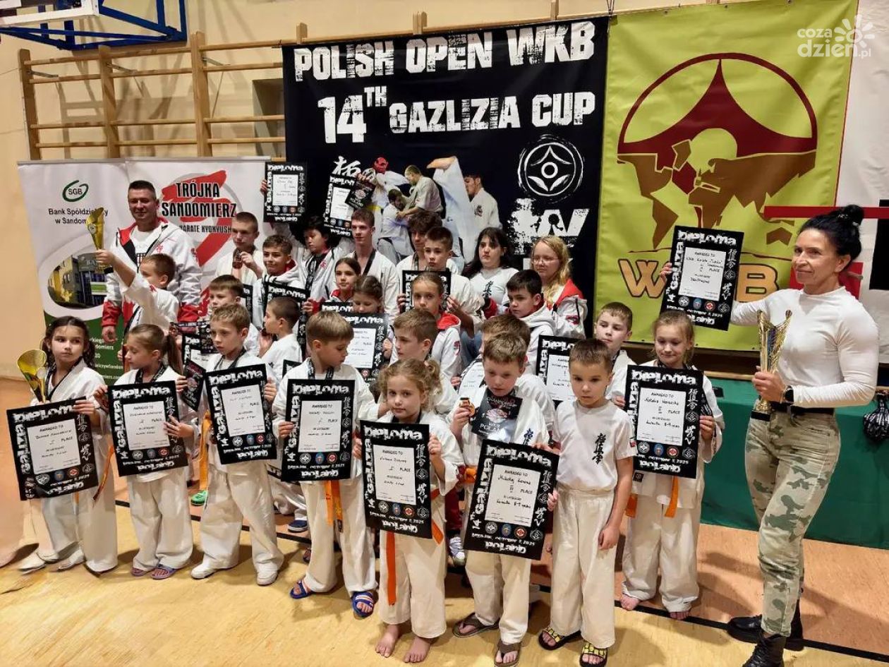26 medali dla „Trójki”! Sandomierscy karatecy na podium Polish Open WKB Galizia Cup 2025