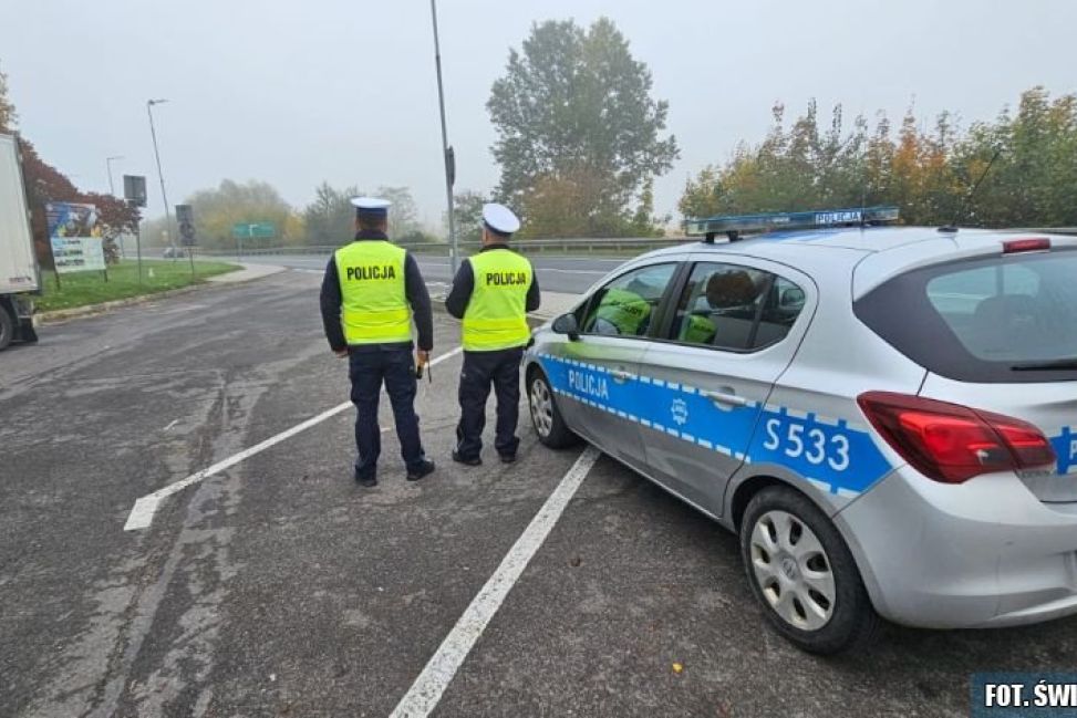 Weekendowe kontrole drogowe. 45 kierowców przekroczyło prędkość