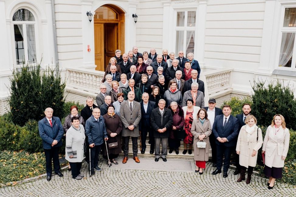 Złote Gody w Gminie Łoniów. Pięćdziesiąt lat razem – święto miłości i wierności