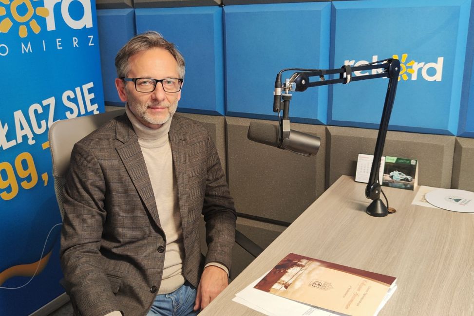 W. Białousz: Młodzi chętnie kwestują na sandomierskich nekropoliach