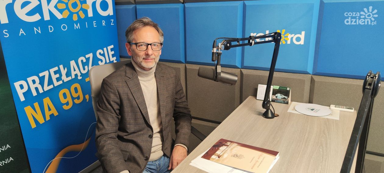 W. Białousz: Młodzi chętnie kwestują na sandomierskich nekropoliach