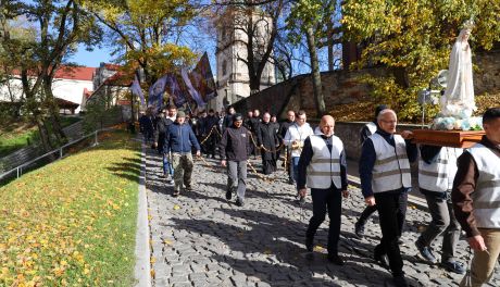 Wojownicy Maryi przeszli w modlitewnej procesji ulicami Sandomierza