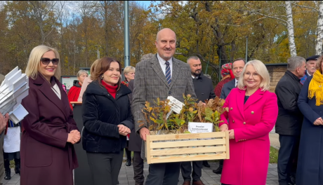 Wspólne sadzenie dębów na tysiąclecie koronacji Bolesława Chrobrego
