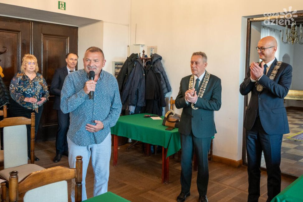Ambasador Sandomierskiego Sportu wyróżniony podczas sesji Rady Miasta