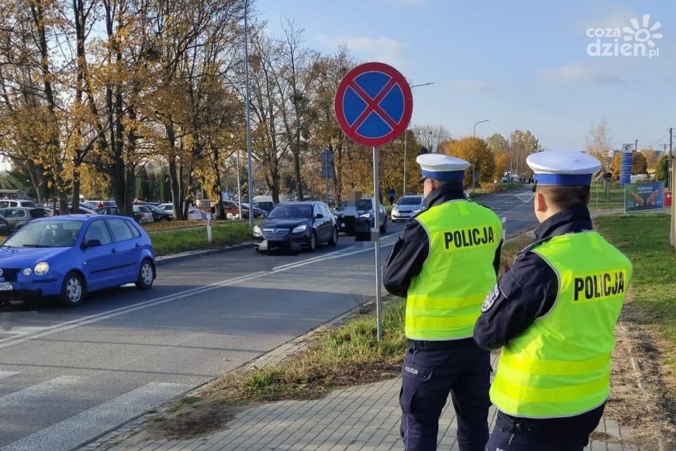 Wszystkich Świętych w Sandomierzu. Ważne zmiany w ruchu i apel służb o ostrożność