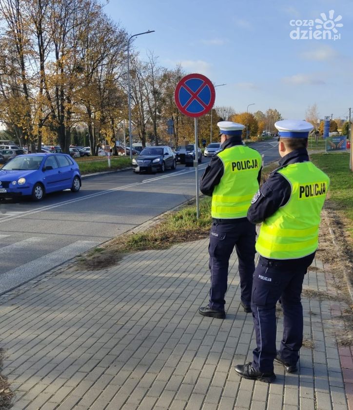 Wszystkich Świętych w Sandomierzu. Ważne zmiany w ruchu i apel służb o ostrożność