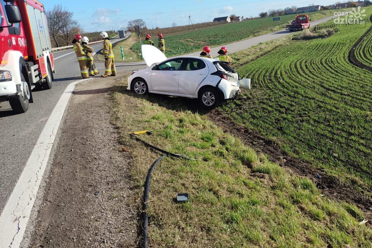 Wypadek na DK9 w Goźlicach. Jedna osoba pod opieką ratowników, ruch odbywał się wahadłowo