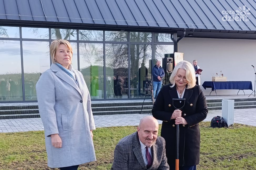 Tysiąc Dębów” na tysiąclecie koronacji Bolesława Chrobrego. W Zawichoście posadzono młode „Bartusie” [ZDJĘCIA]