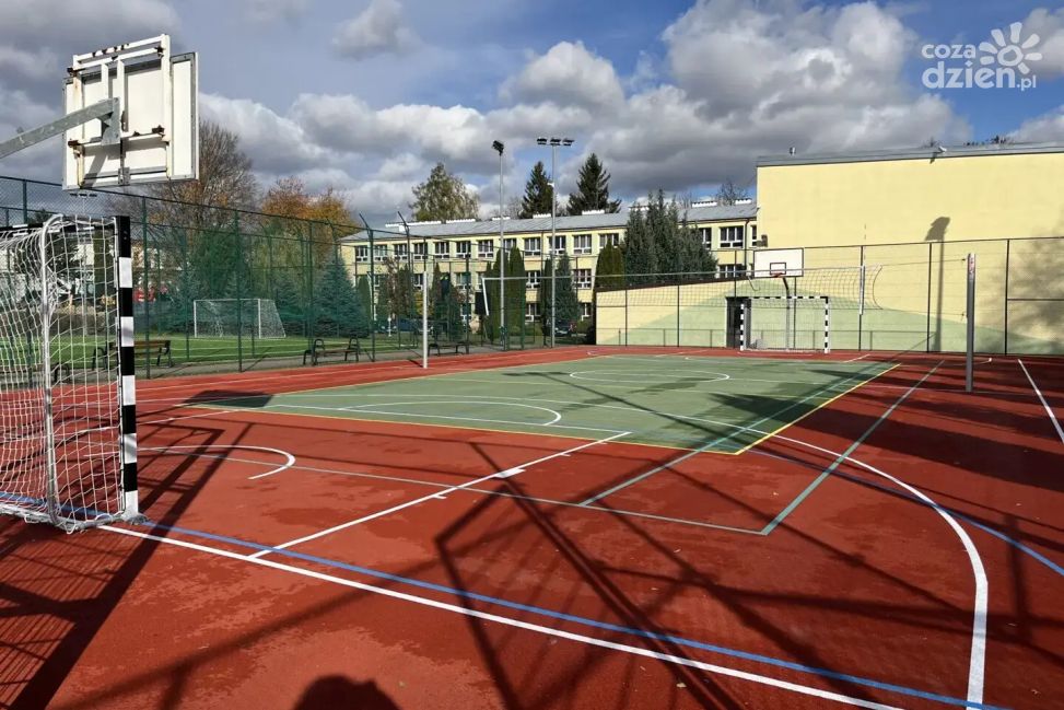 Zakończono modernizację kompleksu „Orlik” przy ZSTiO w Sandomierzu