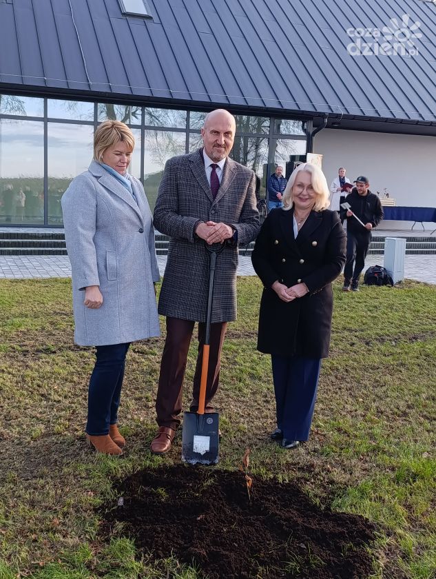 Tysiąc Dębów” na tysiąclecie koronacji Bolesława Chrobrego. W Zawichoście posadzono młode „Bartusie”