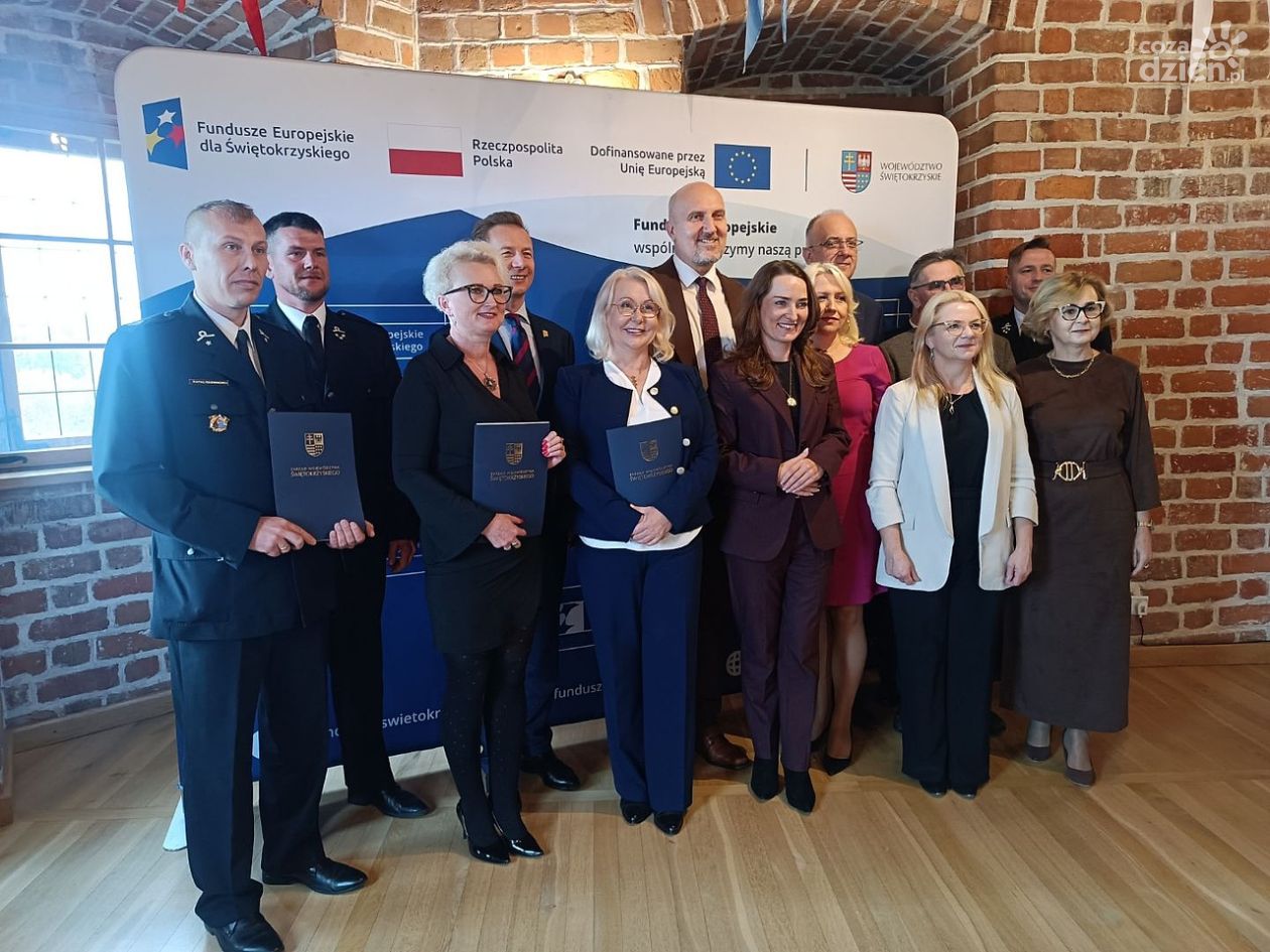 Ponad 16 mln zł na poprawę efektywności energetycznej. Siedem umów podpisano na Zamku Królewskim w Sandomierzu