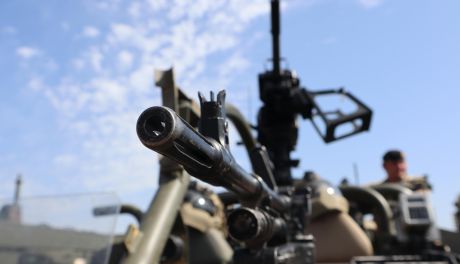 Strzelania i ćwiczenia na poligonie w Nowej Dębie. Komendant apeluje o przestrzeganie zakazu wstępu