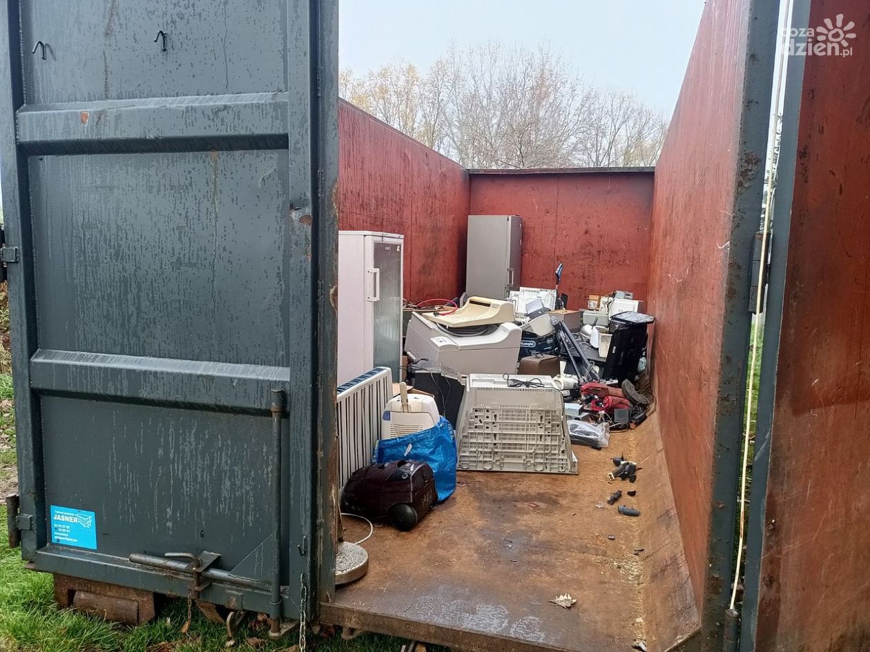 Sandomierz przypomina: trwa charytatywna zbiórka elektrośmieci dla czworonogów