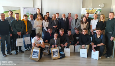 Uczniowie sandomierskiego ZSCKR zdominowali regionalny etap Olimpiady Wiedzy o Odnawialnych Źródłach Energii