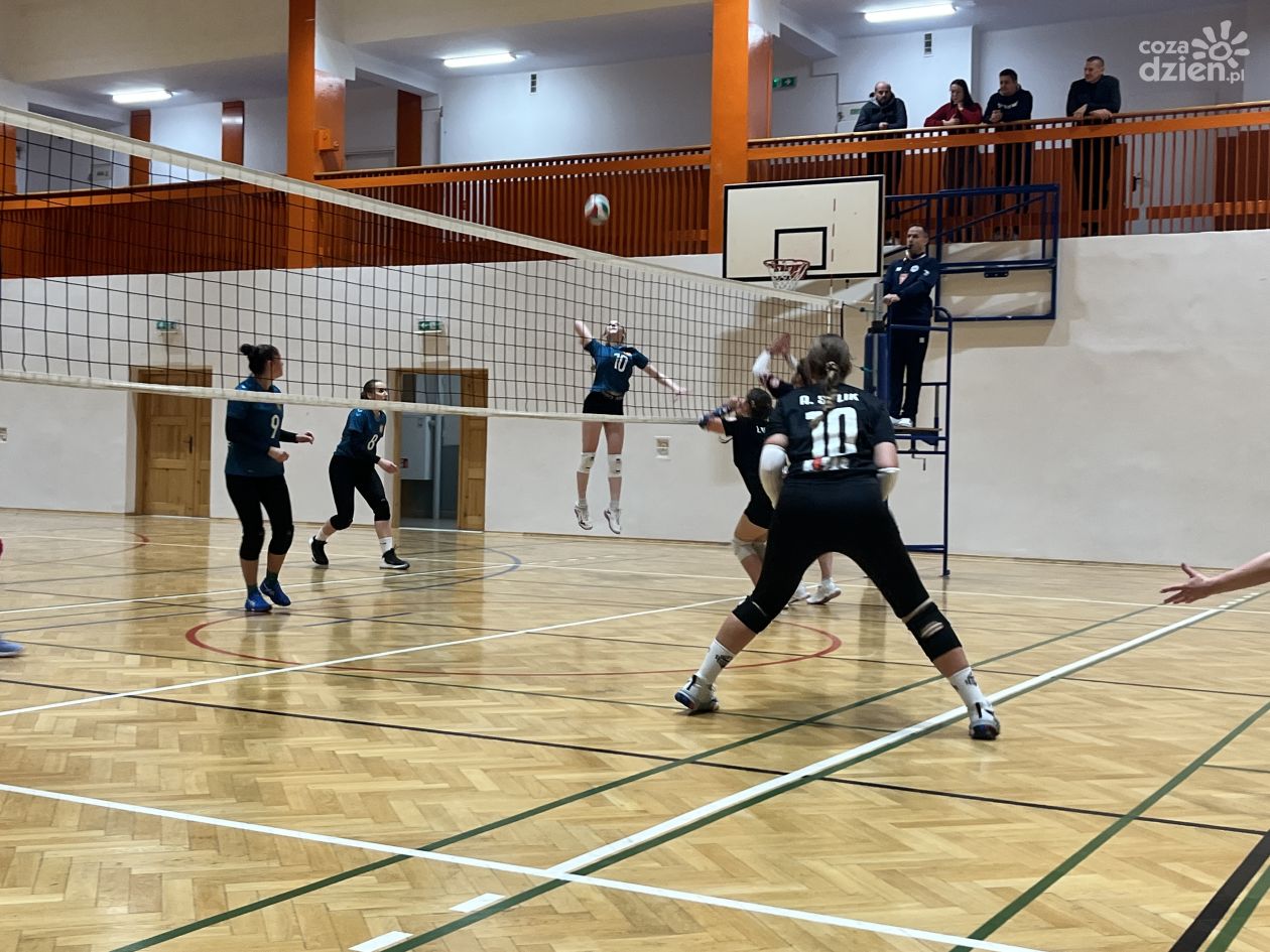 MUKS Piątka Sandomierz przegrywa po walce z Fair Play Końskie (ZDJĘCIA)