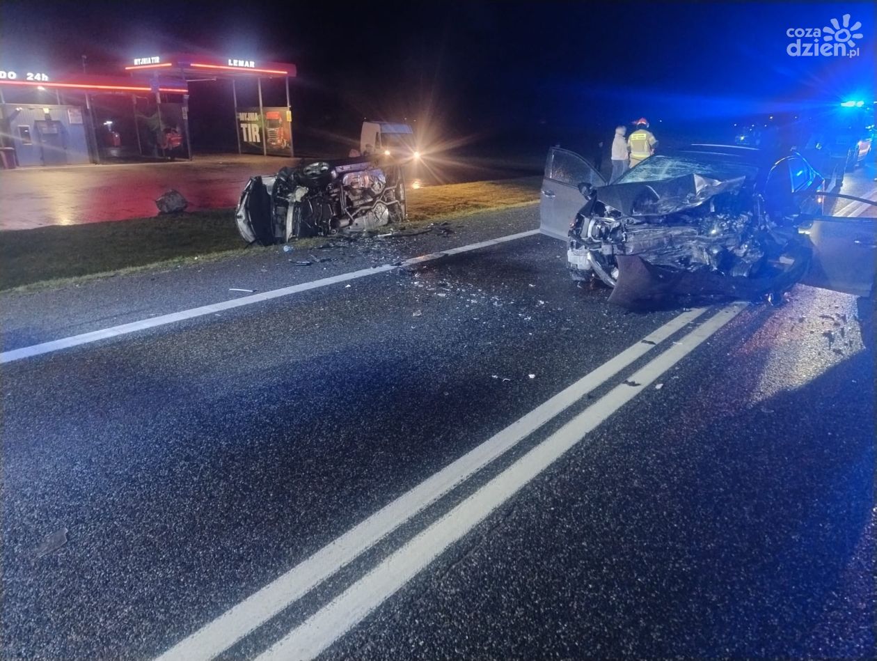 Śmiertelny wypadek w Łoniowie. Zginął kierujący jednym z pojazdów