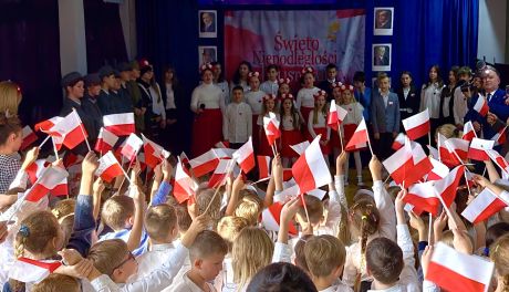 Echo niepodległości w Zawierzbiu – wyjątkowa akademia w hołdzie wolnej Polsce