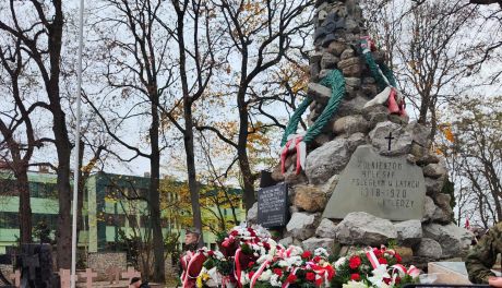 Sandomierz uczcił Święto Niepodległości na Cmentarzu Katedralnym [ZDJĘCIA]